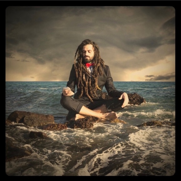 Meet your Posher! - Picture 4 of 5